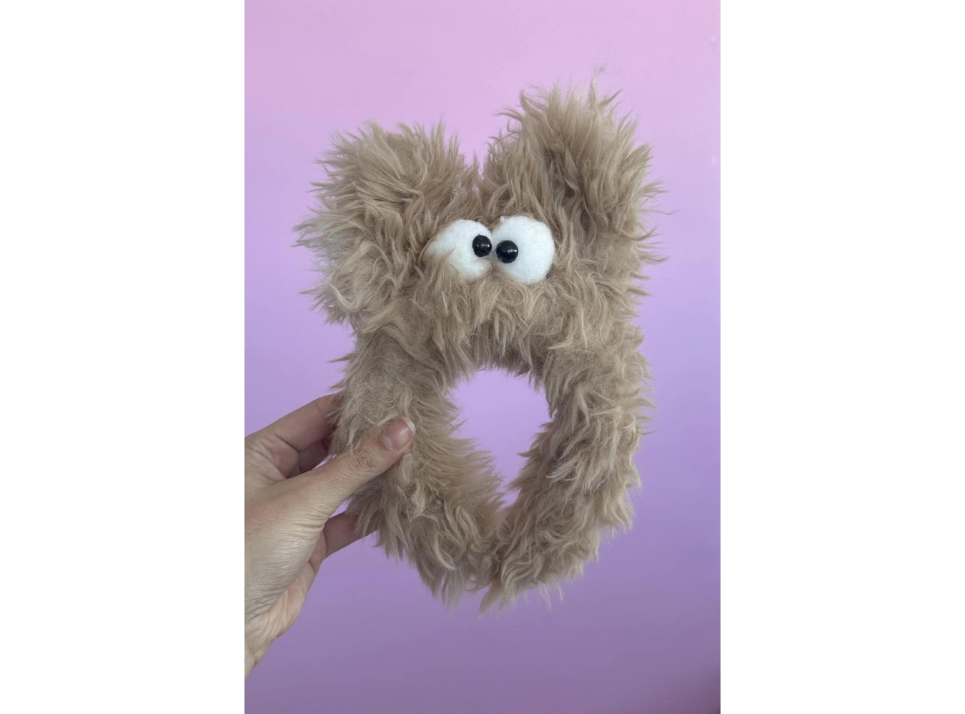 Kahverengi Canavar Figürlü Peluş Taç