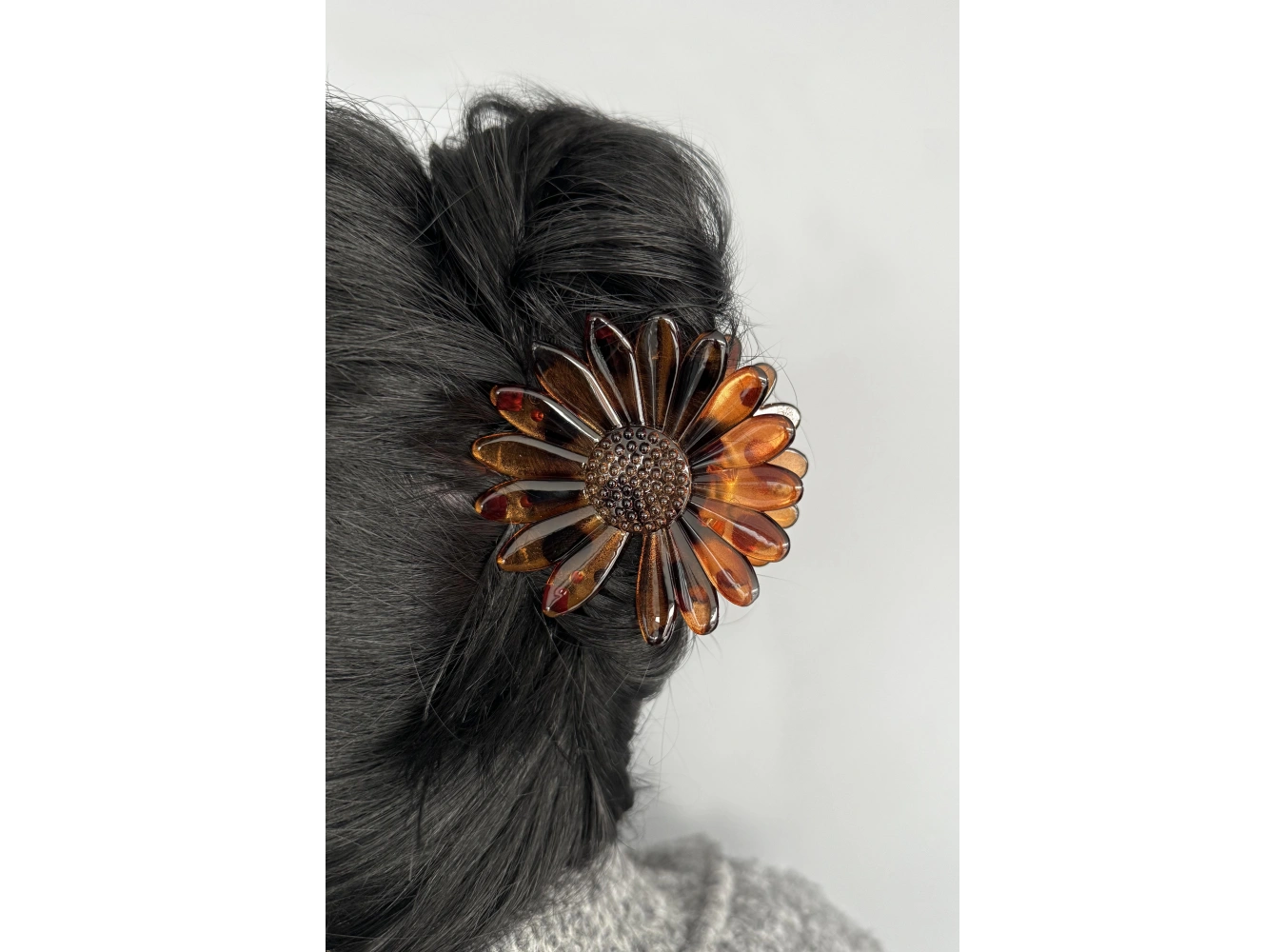 Kahverengi Çiçek Figürlü Leopar Desenli Mandal Toka