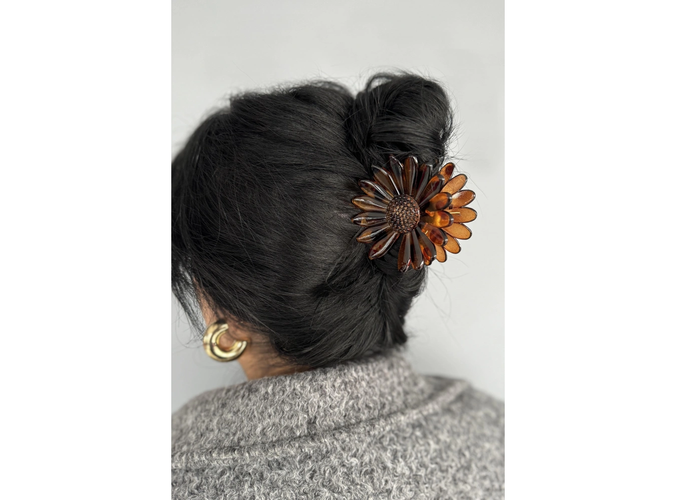 Kahverengi Çiçek Figürlü Leopar Desenli Mandal Toka