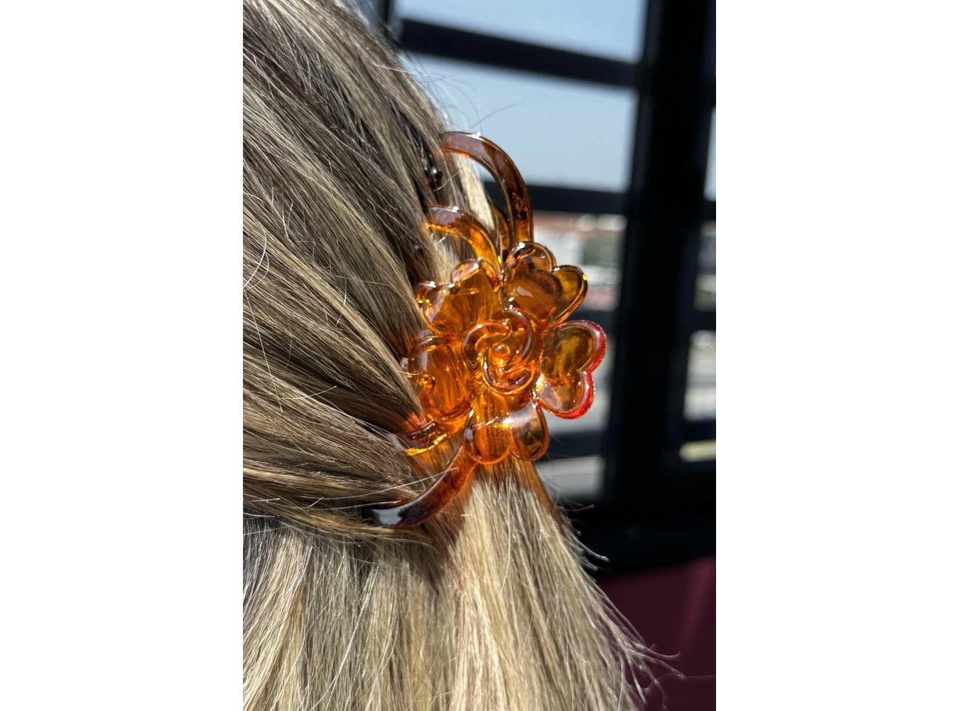 Kahverengi Çiçek Figürlü Mandal Toka