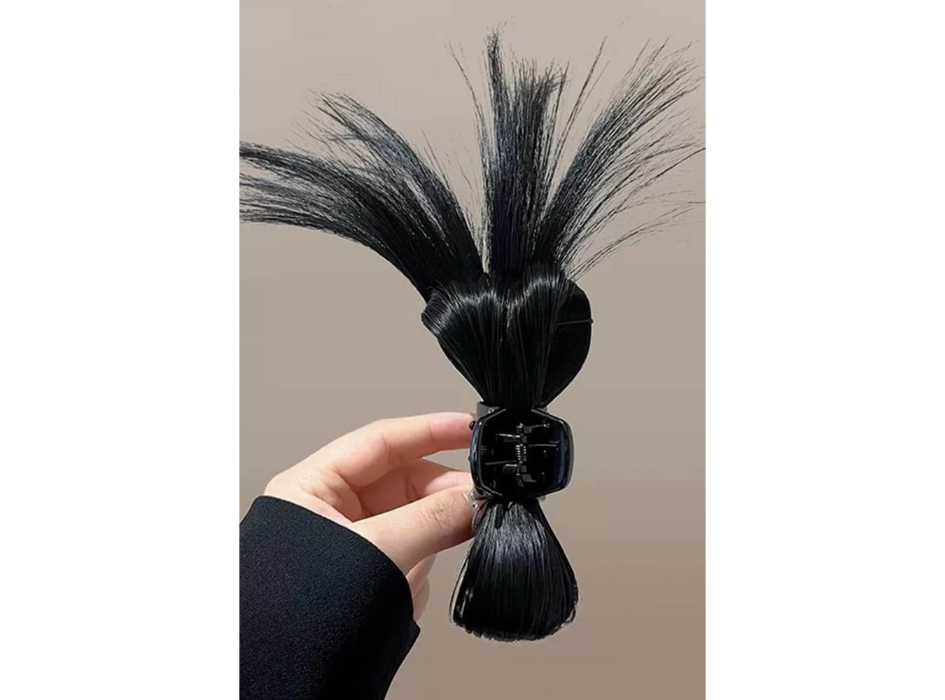 Siyah Renk Dağınık Topuz Detaylı Mandal Toka Ve Tel Toka