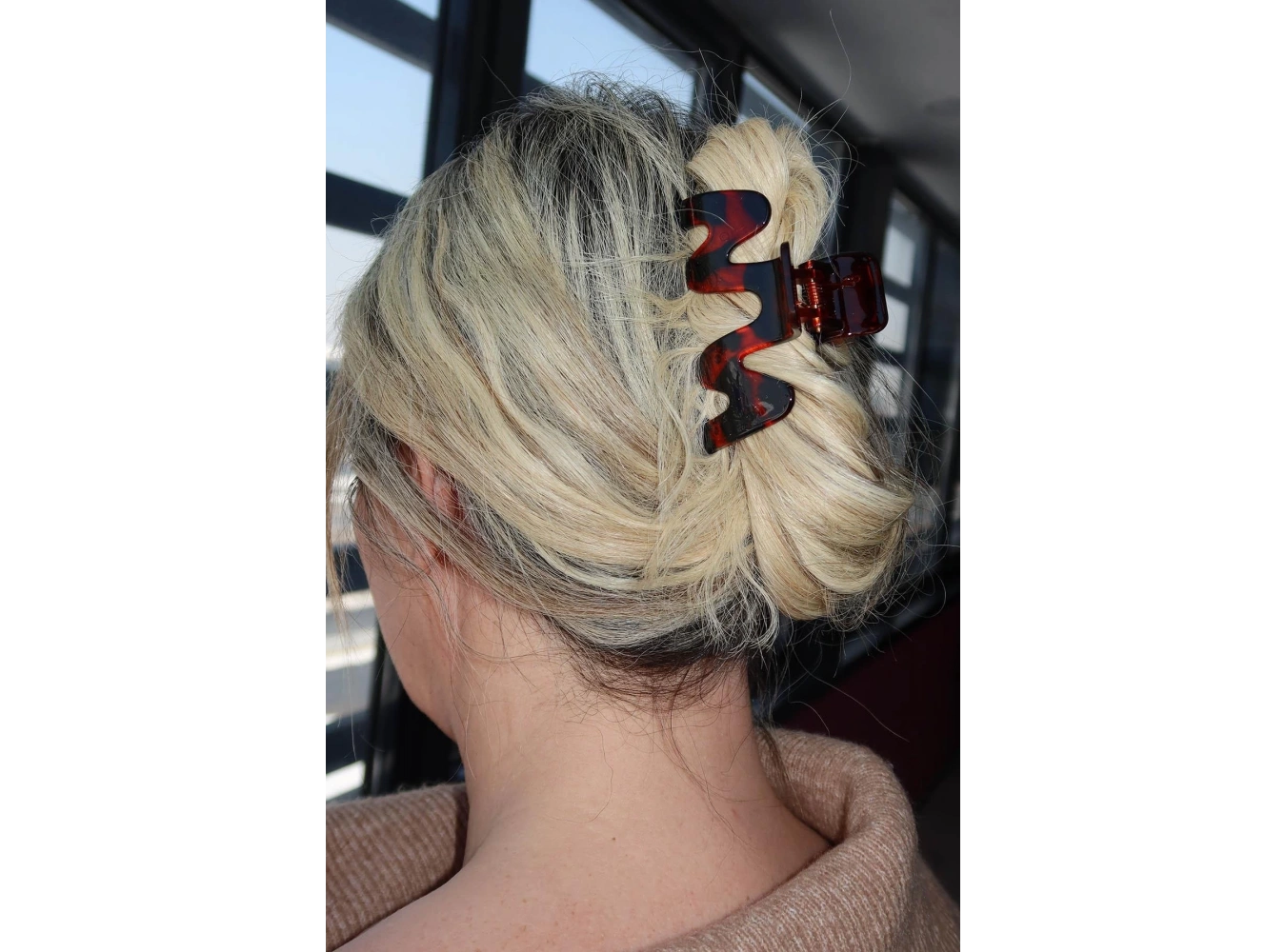 Kahverengi Dalga Detaylı Leopar Desenli Mandal Toka