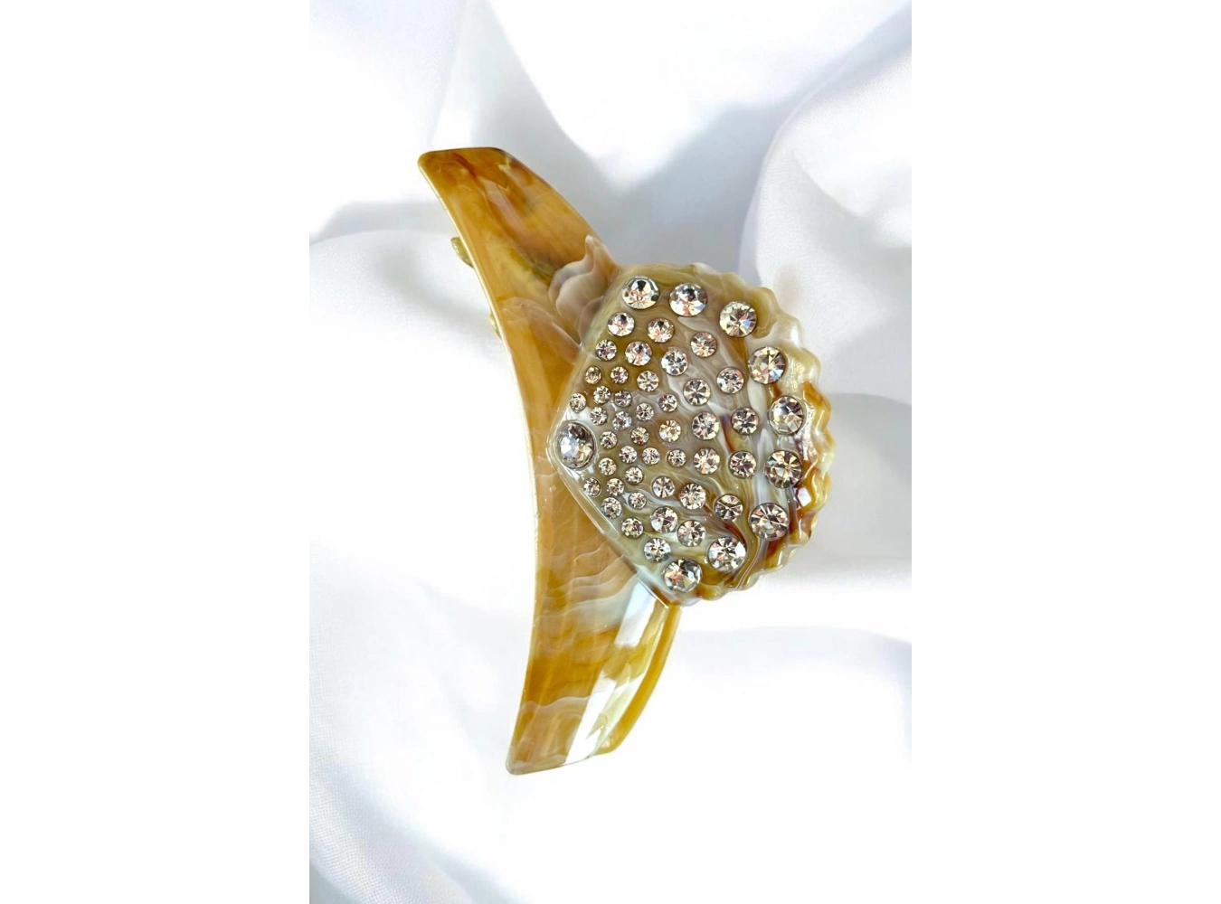 Kahverengi Deniz Kabuğu Figürlü Taş Detaylı Kemik Mandal Toka