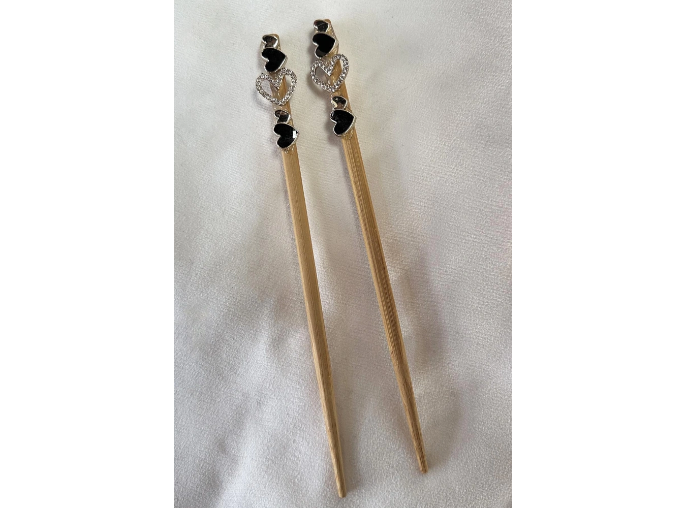 Kahverengi Kalp Figürlü İkili Topuz Tokası/ Kalemi