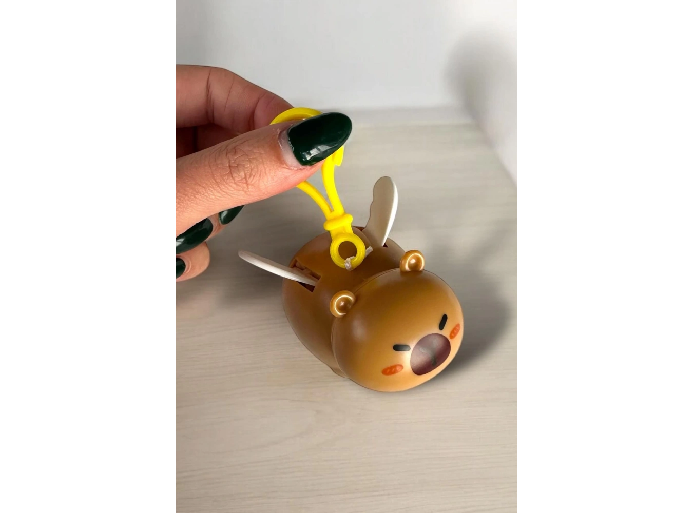 Kahverengi Kanatları Oynayan Ayı Figürlü Anahtarlık