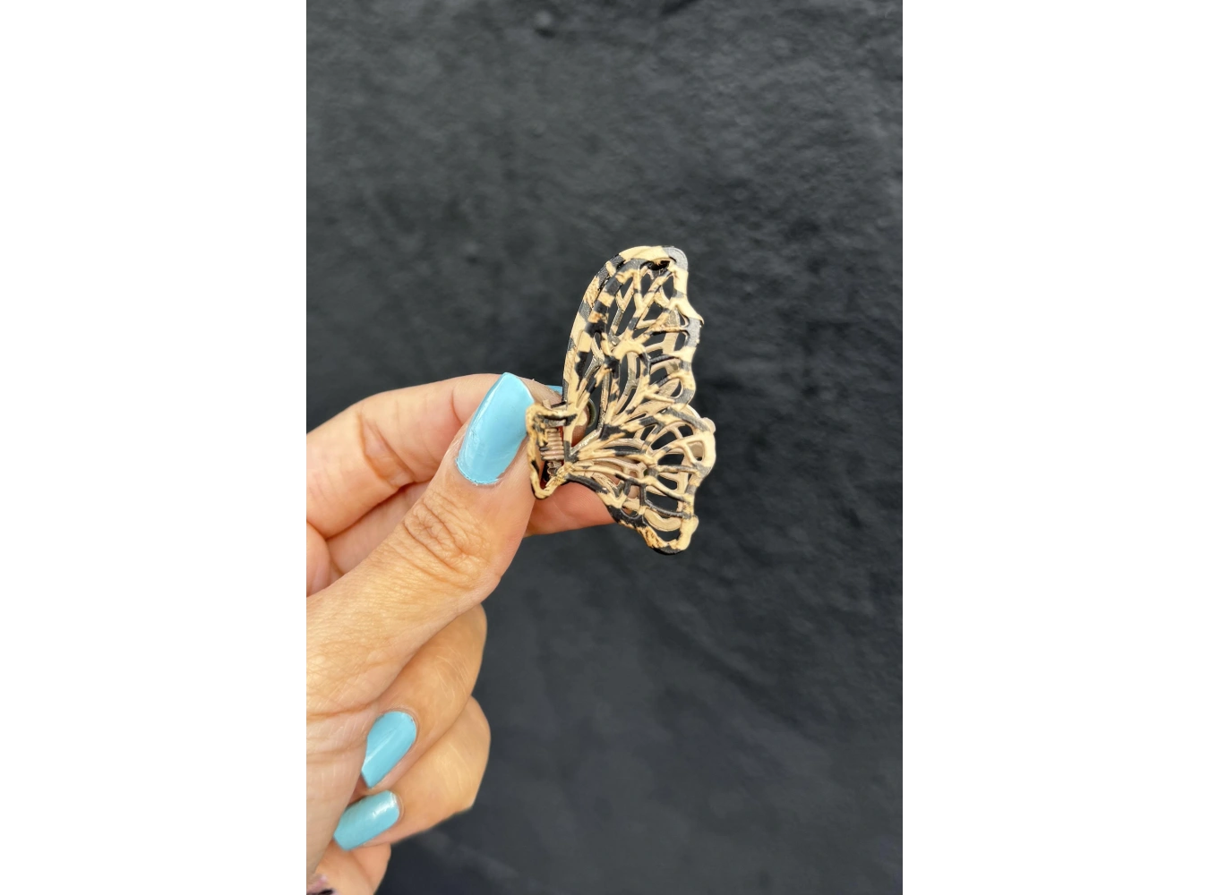 Kahverengi Kelebek Detaylı Leopar Desenli Mandal Toka