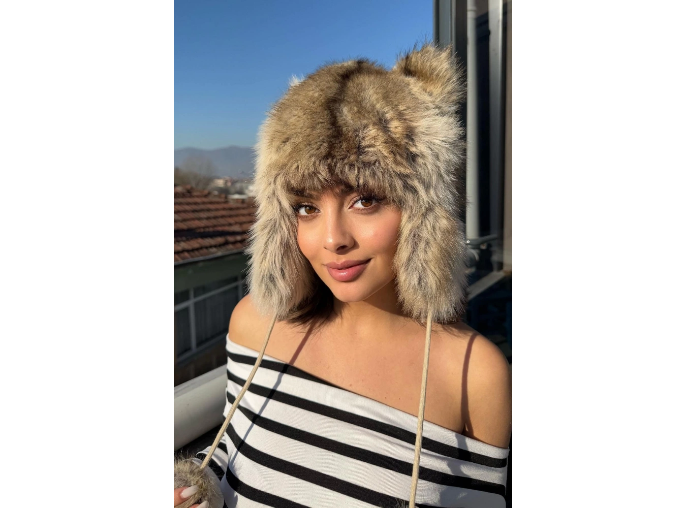 Kahverengi Kurt Detaylı Peluş Şapka