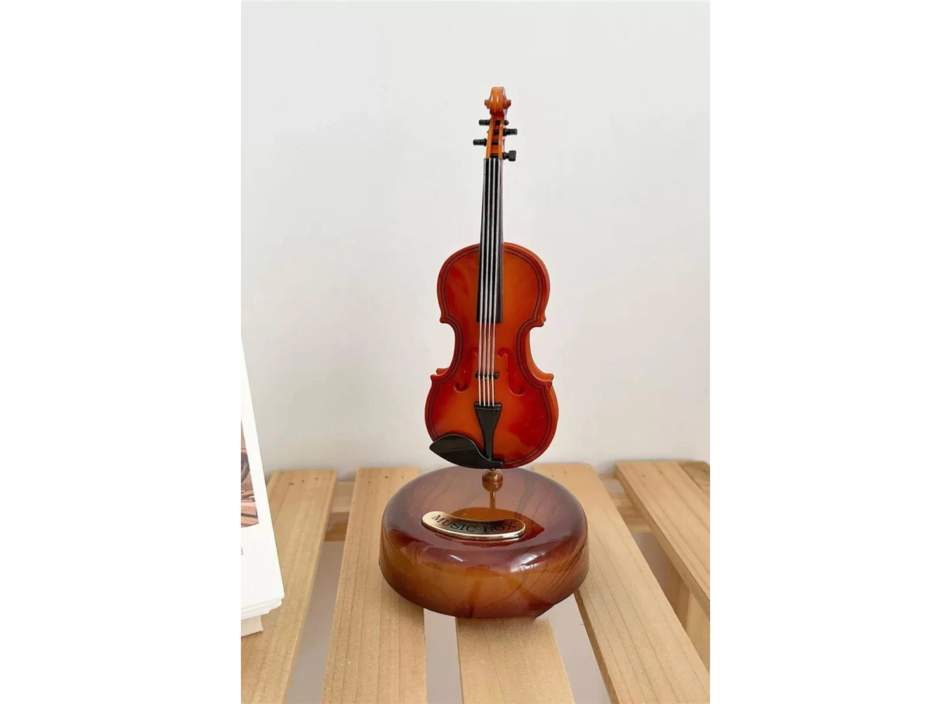 Kahverengi Solo Hareketli Keman Müzik Kutusu