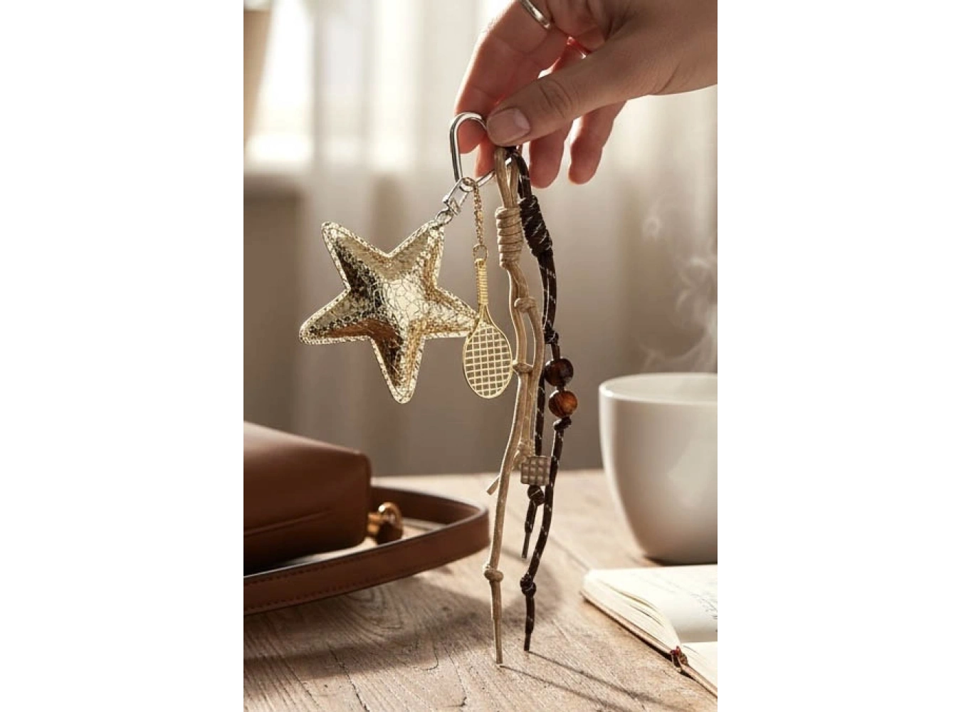 Kahverengi Yıldız Ve Raket Figürlü Çanta Charm/ Anahtarlık