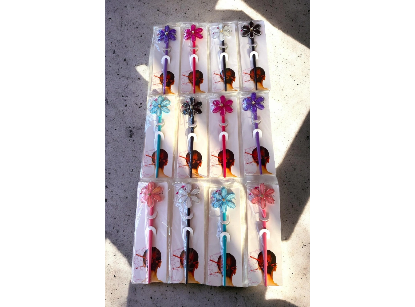 Karışık Renk 12li Çiçek Detaylı Topuz Kalemi