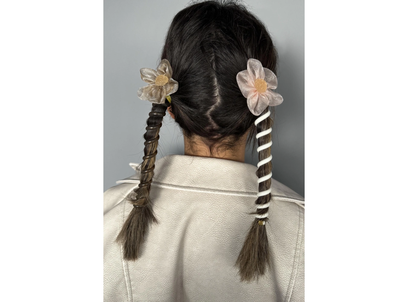 Karışık Renk 2´li Taş Detaylı Yaylı Spiral Toka