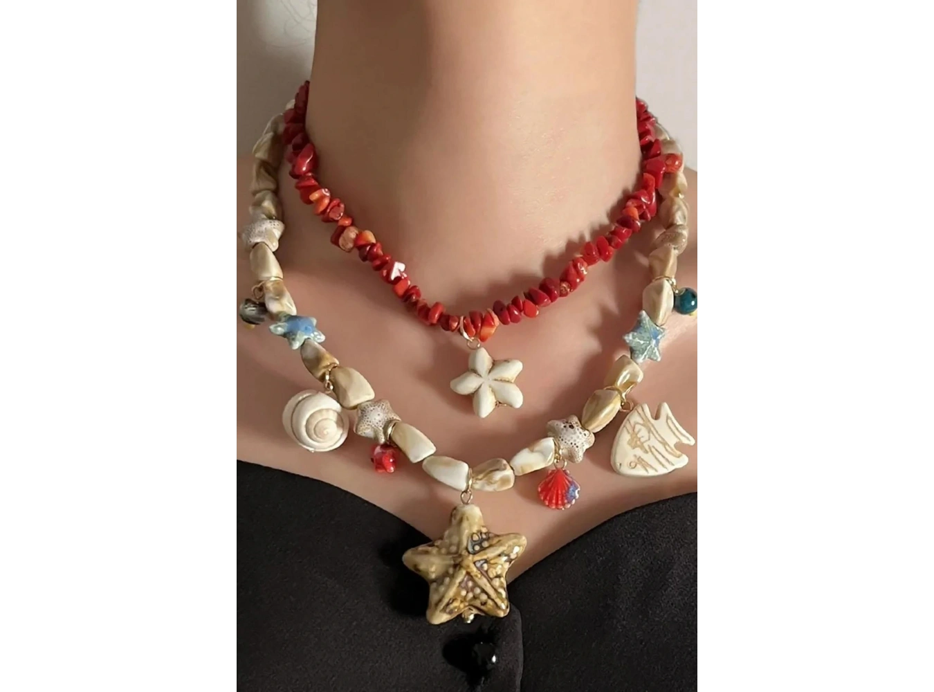 Karışık Renk Charmlı Tasarım Kolye