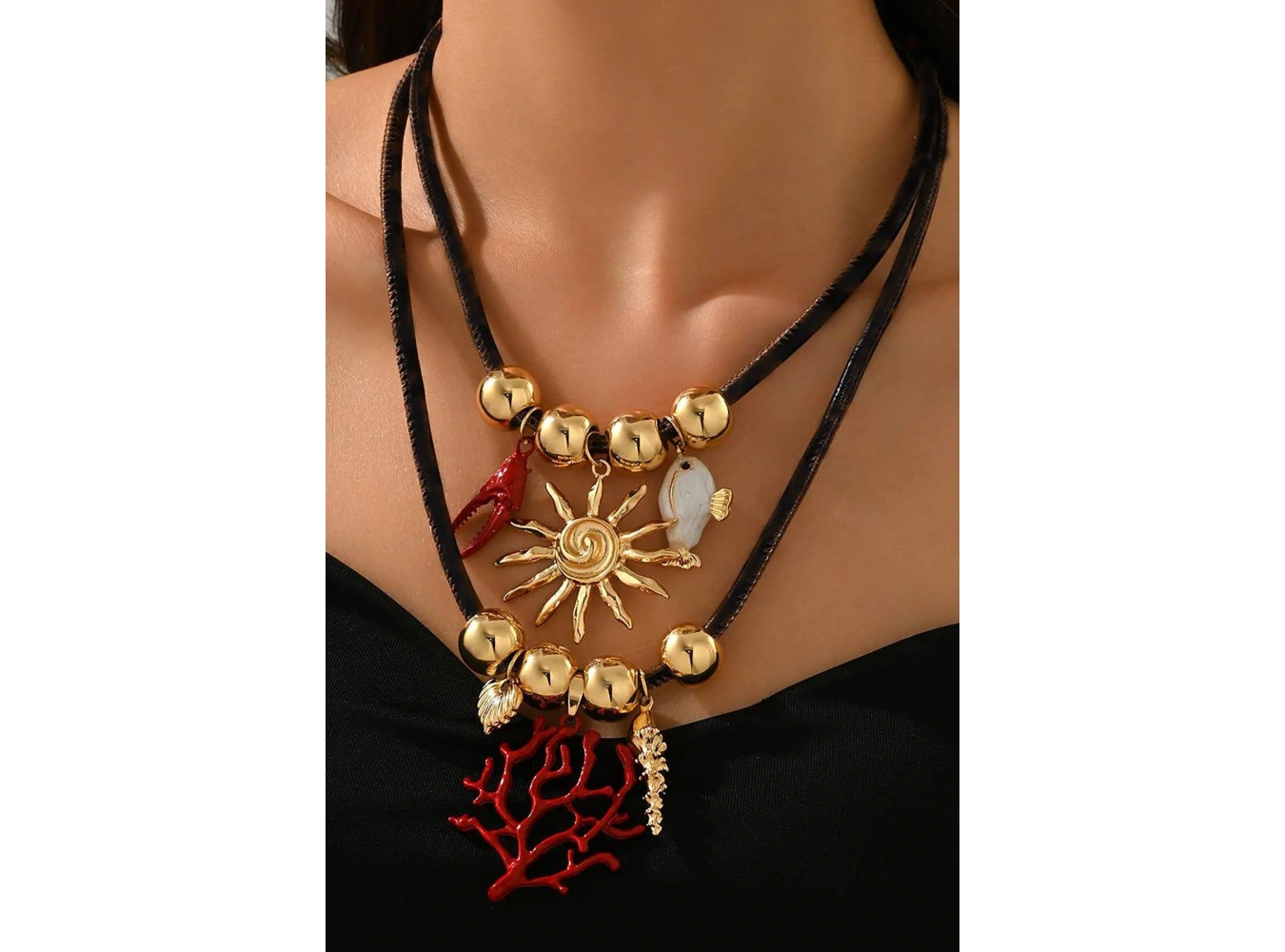 Karışık Renk Charmlı Tasarım Kolye