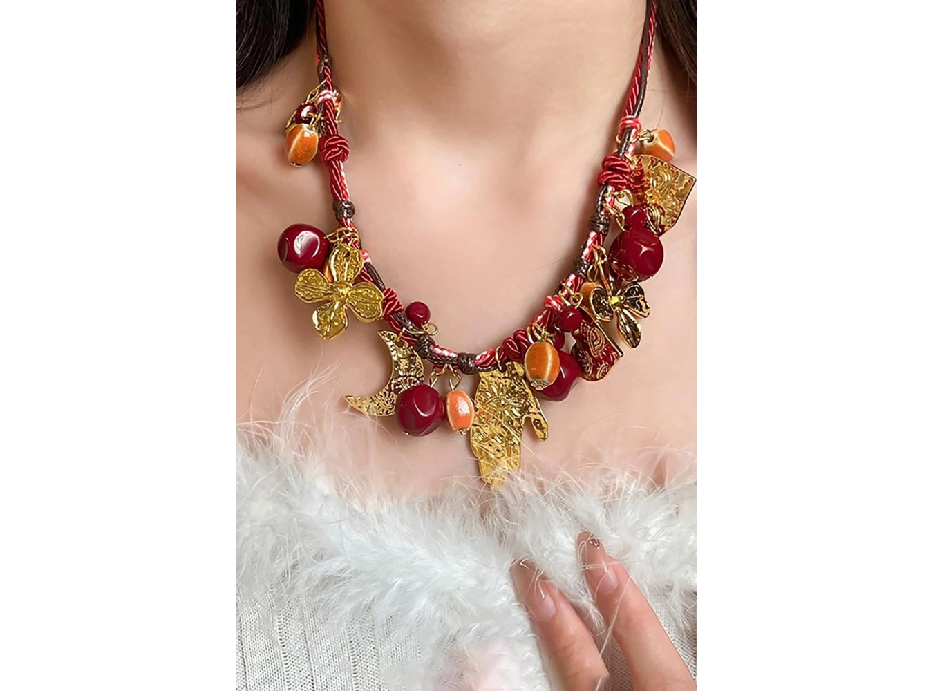 Karışık Renk Charmlı Tasarım Kolye