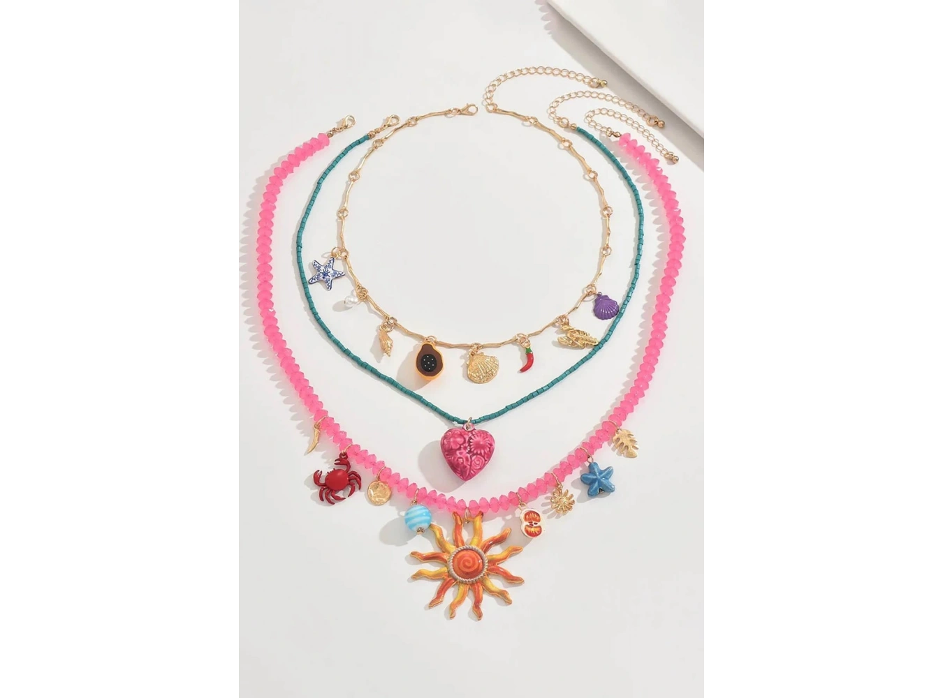 Karışık Renk Charmlı Tasarım Kolye