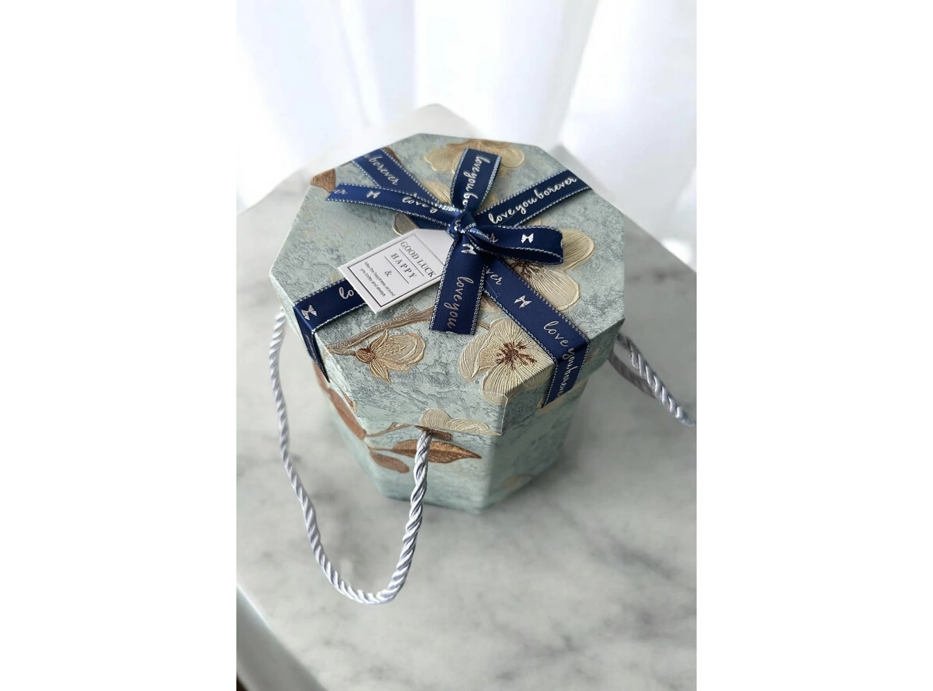 Karışık Renk Çiçek Figürlü Kurdele Detaylı Hediye Kutusu