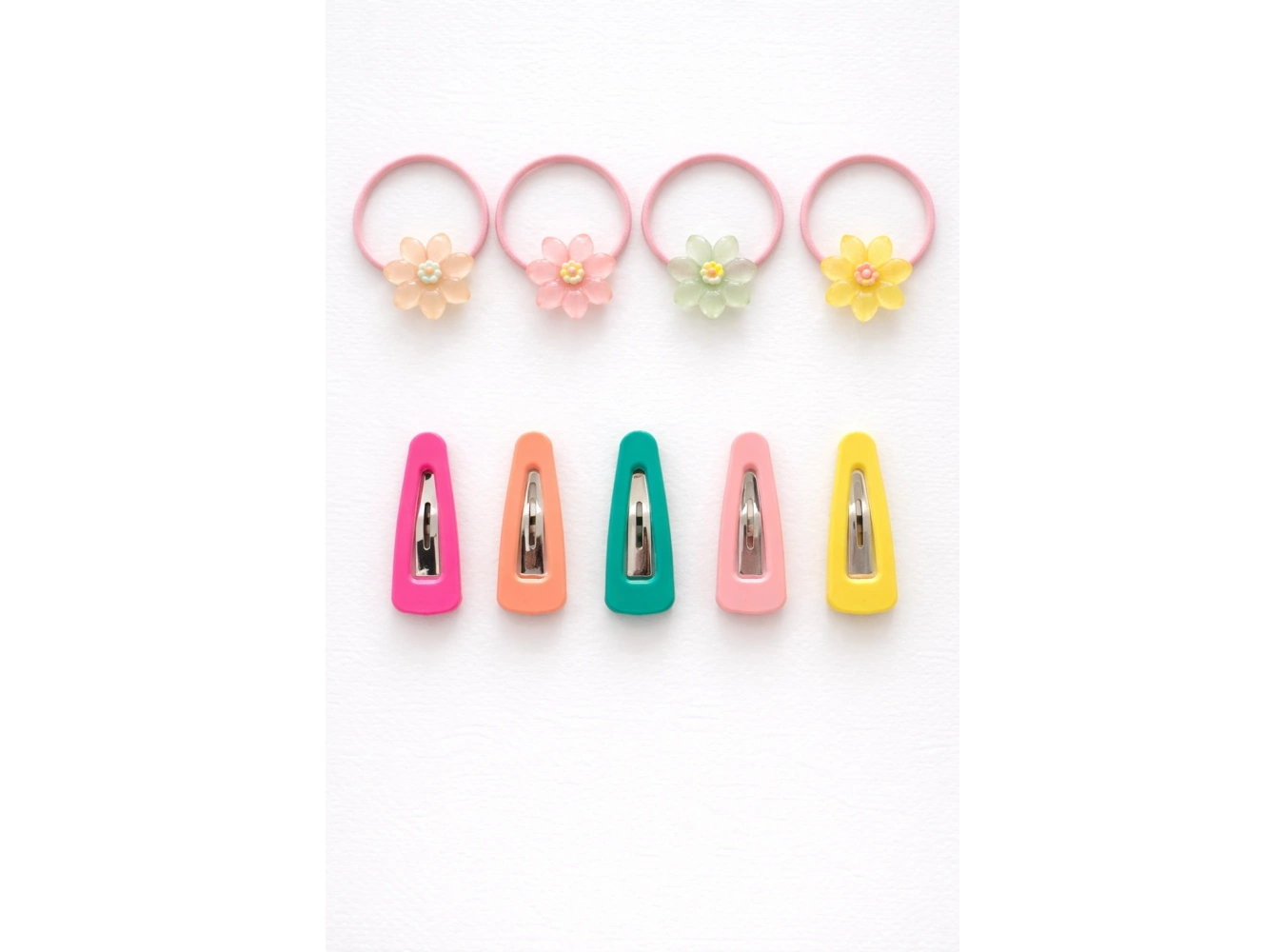 Karışık Renk Çiçek Figürlü Lastik Toka Ve Yan Toka Set