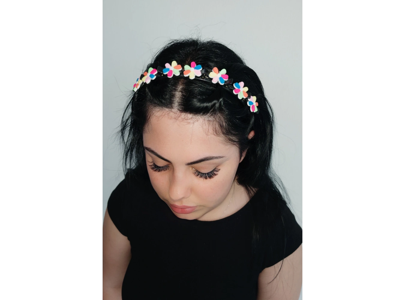 Karışık Renk Çiçek Figürlü Saç Bükücü Taç