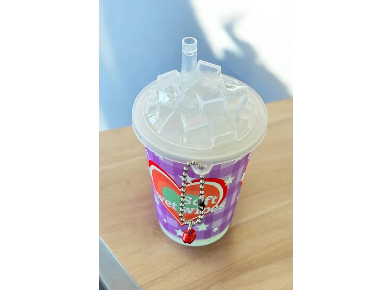 Karışık Renk Kalp Figürlü Anahtarlık Detaylı Kutulu Islak Mendil