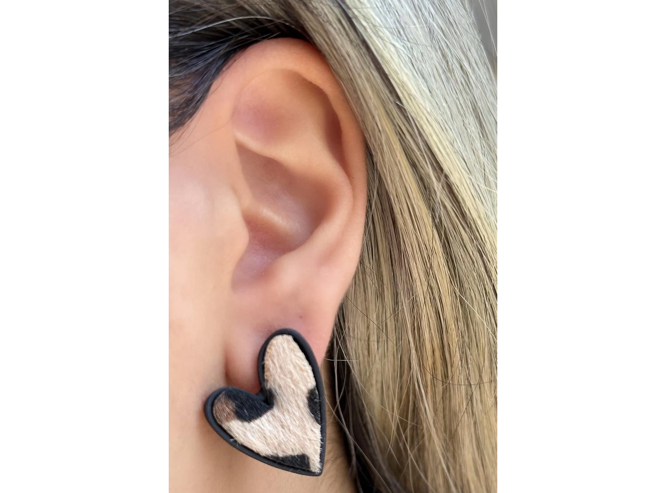 Karışık Renk Kalp Figürlü Leopar Desenli Küpe (Çift)