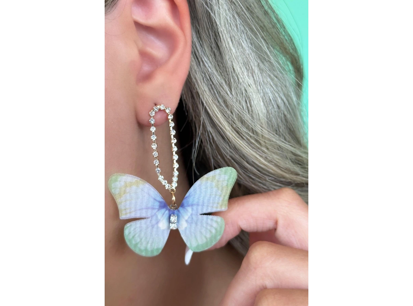 Karışık Renk Kelebek Figürlü Küpe (Çift)