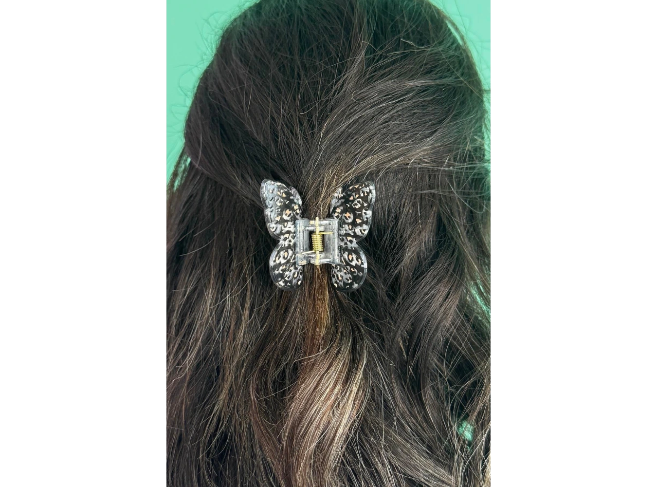 Karışık Renk Kelebek Figürlü Leopar Desenli Kemik Mandal Toka