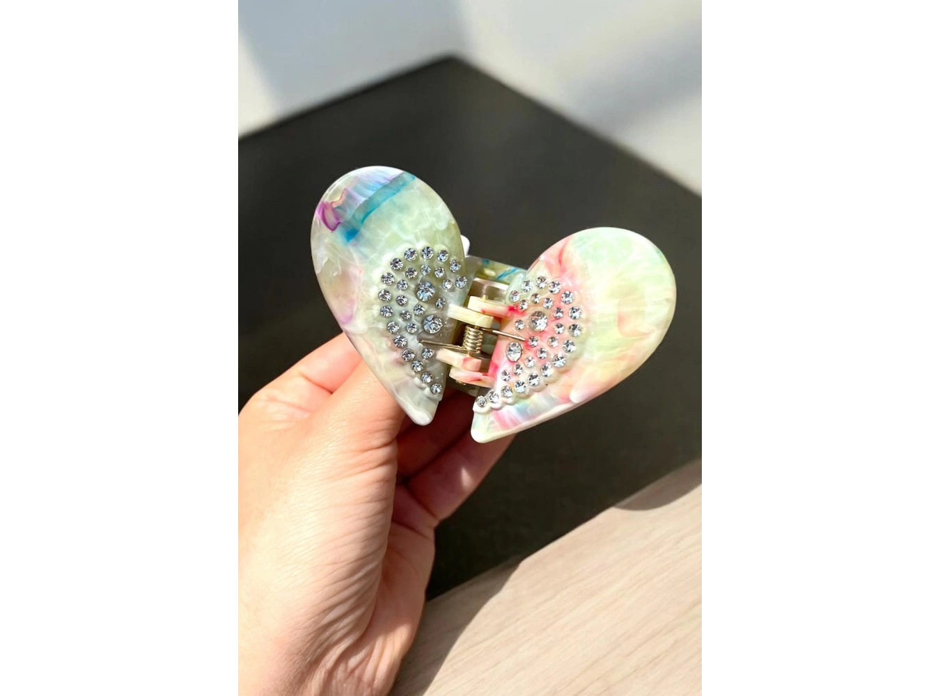 Karışık Renk Kelebek Figürlü Taş Detaylı Kemik Mandal Toka