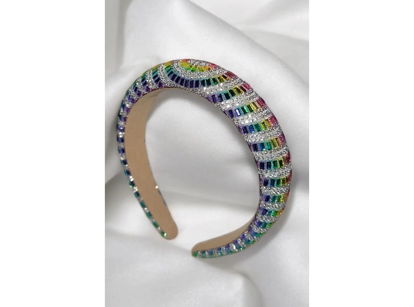 Karışık Renk Kristal Taş Detaylı Taç