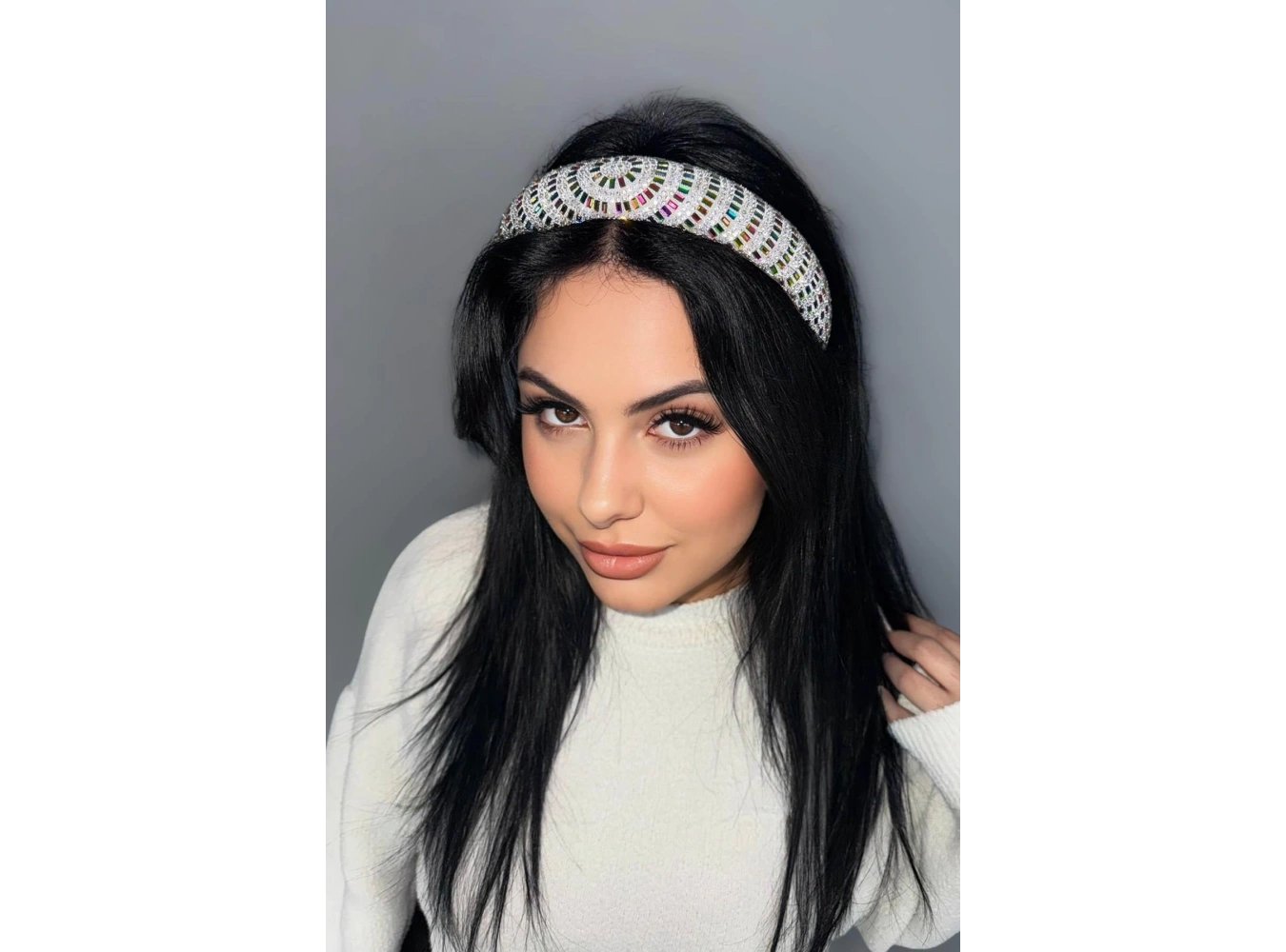 Karışık Renk Kristal Taş Detaylı Taç