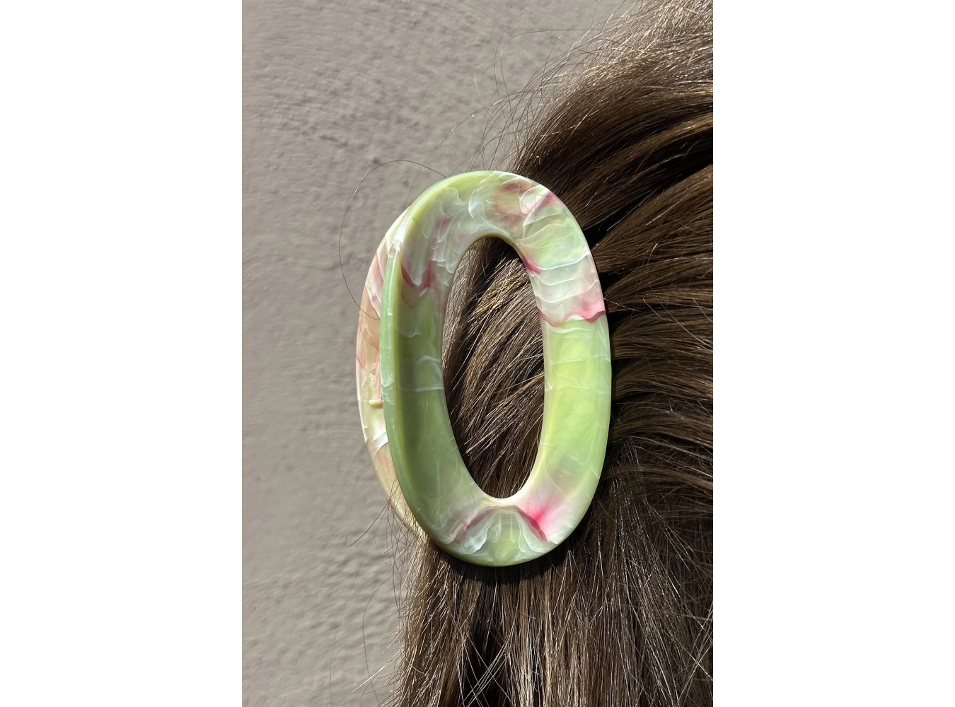 Karışık Renk Mermer Desenli Kemik Mandal Toka