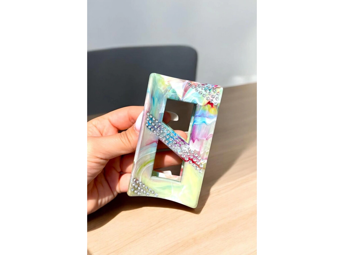 Karışık Renk Mermer Desenli Taş Detaylı Kemik Mandal Toka