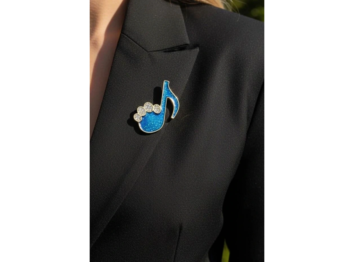 Karışık Renk Nota Figürlü Taş Detaylı Broş