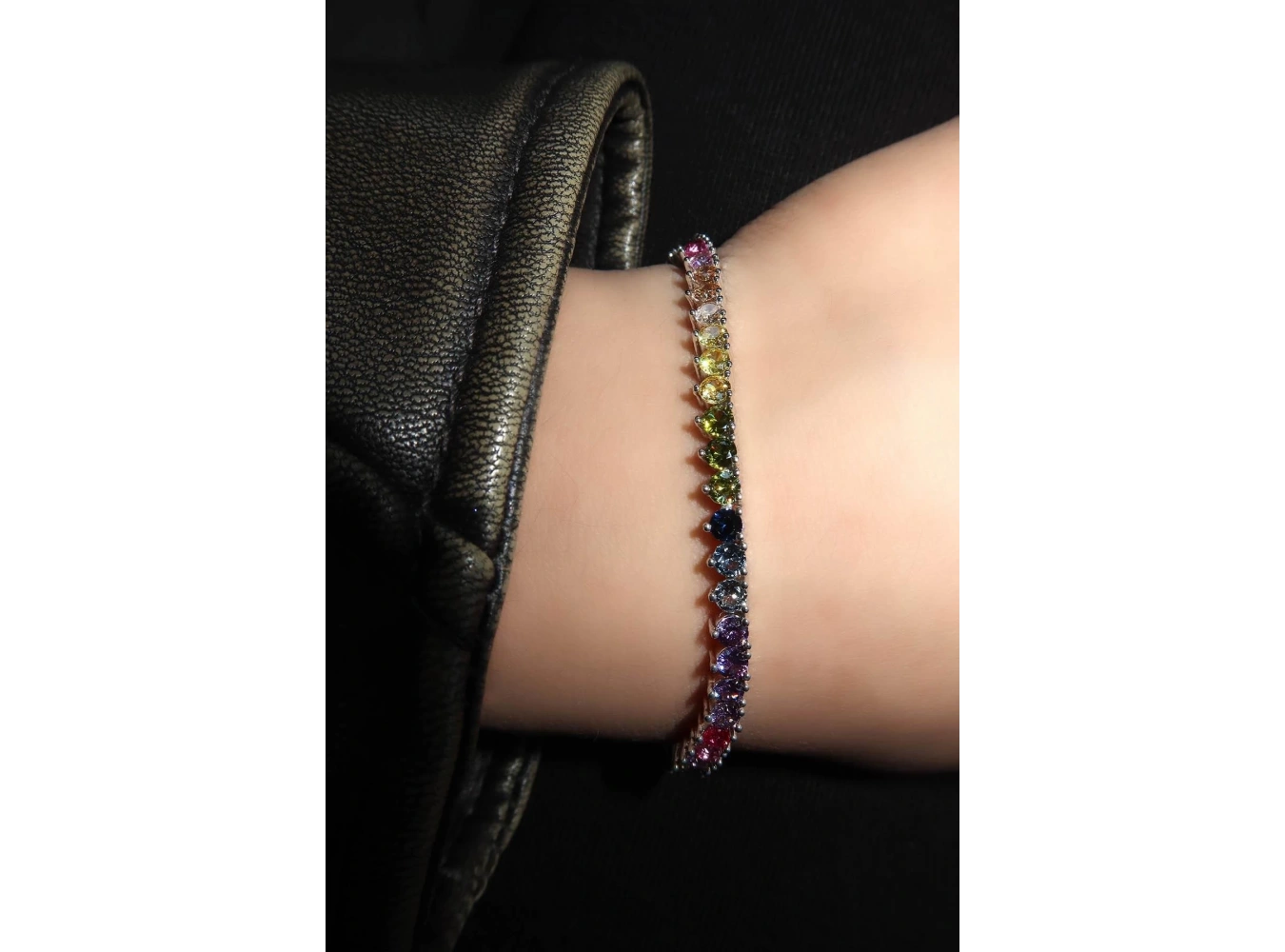 Karışık Renk Taş Detaylı Su Yolu VİP Bileklik