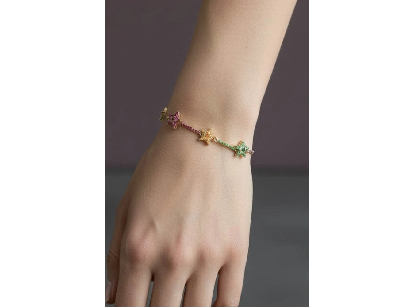 Karışık Renk Taş Detaylı Yıldız Figürlü VİP Bileklik