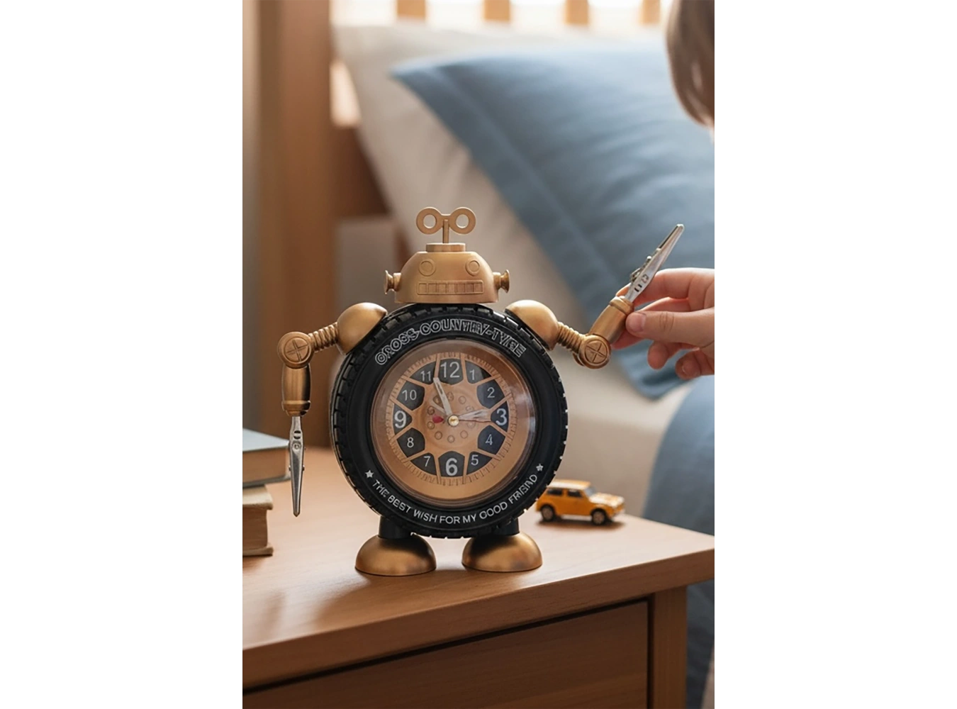 Karışık Renk Tekerlek Figürlü Mini Dekoratif Alarmlı Yuvarlak Masa Saati