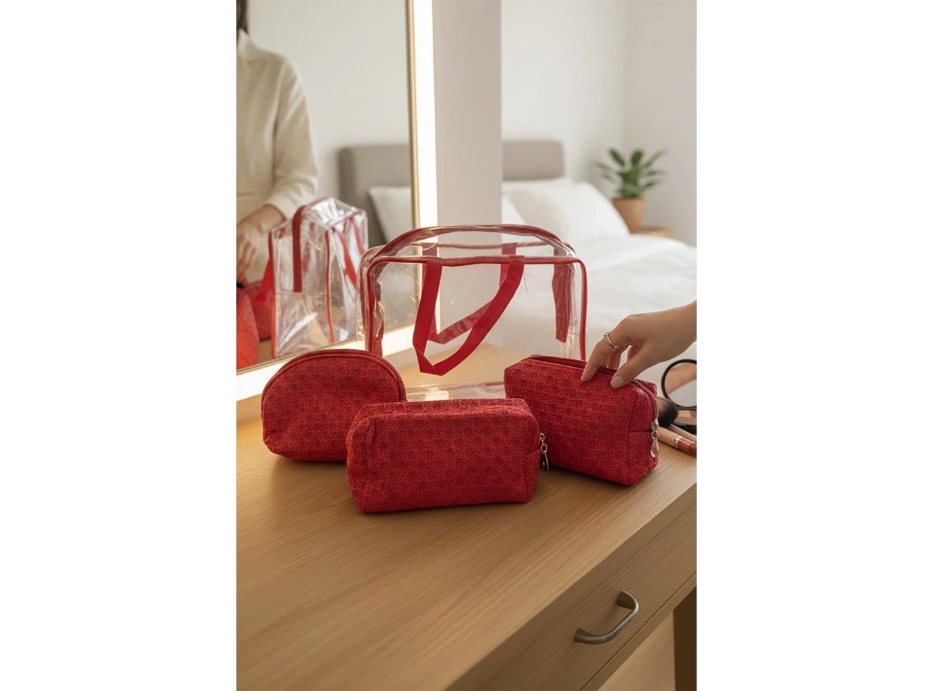 Kırmızı Renk 4lü Makyaj Çantası