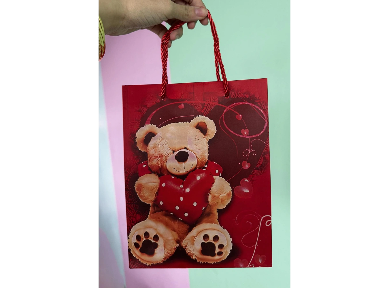 Kırmızı Renk Ayıcık Figürlü Karton Çanta