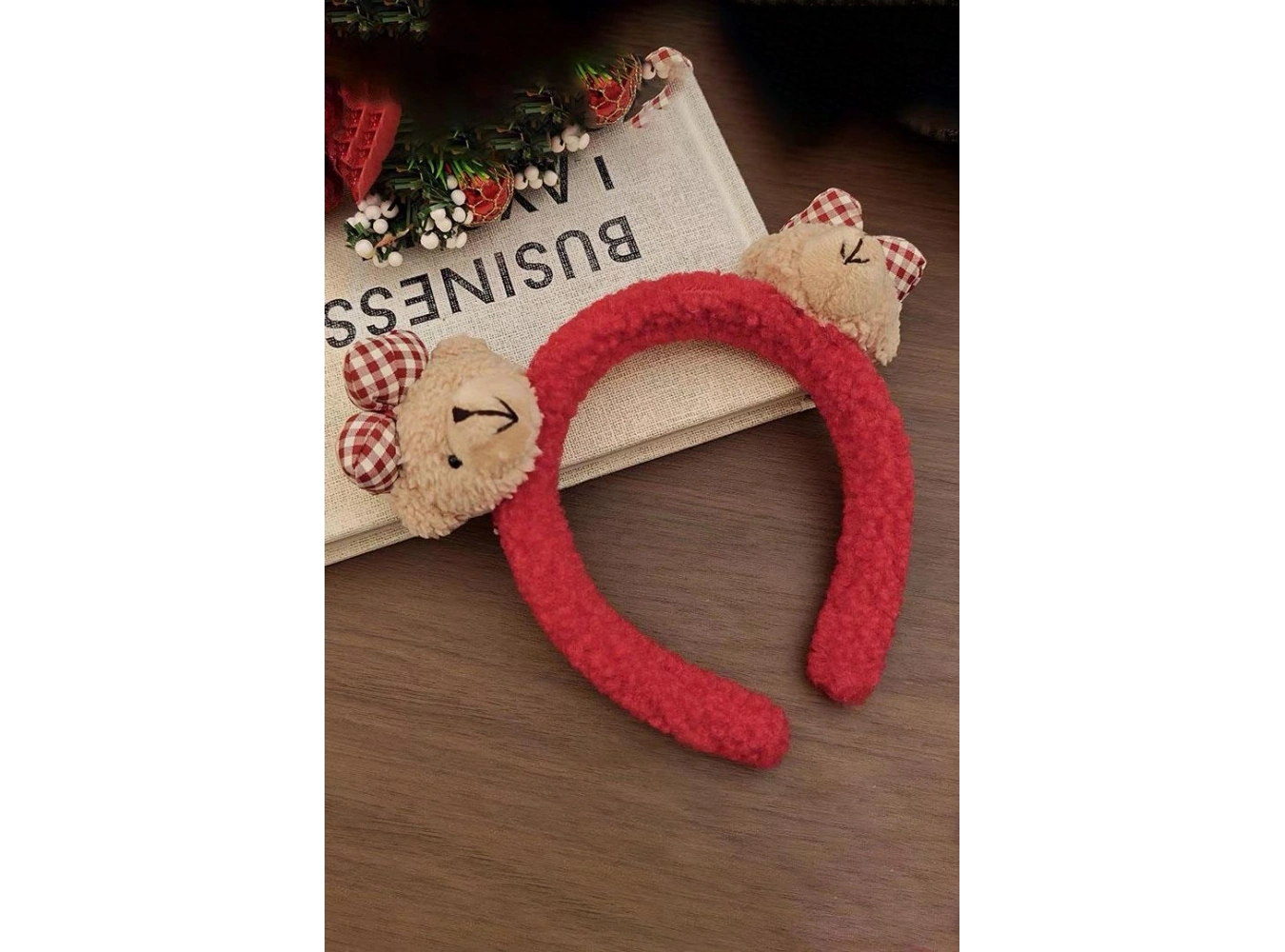 Kırmızı Renk Ayıcık Figürlü Peluş Taç