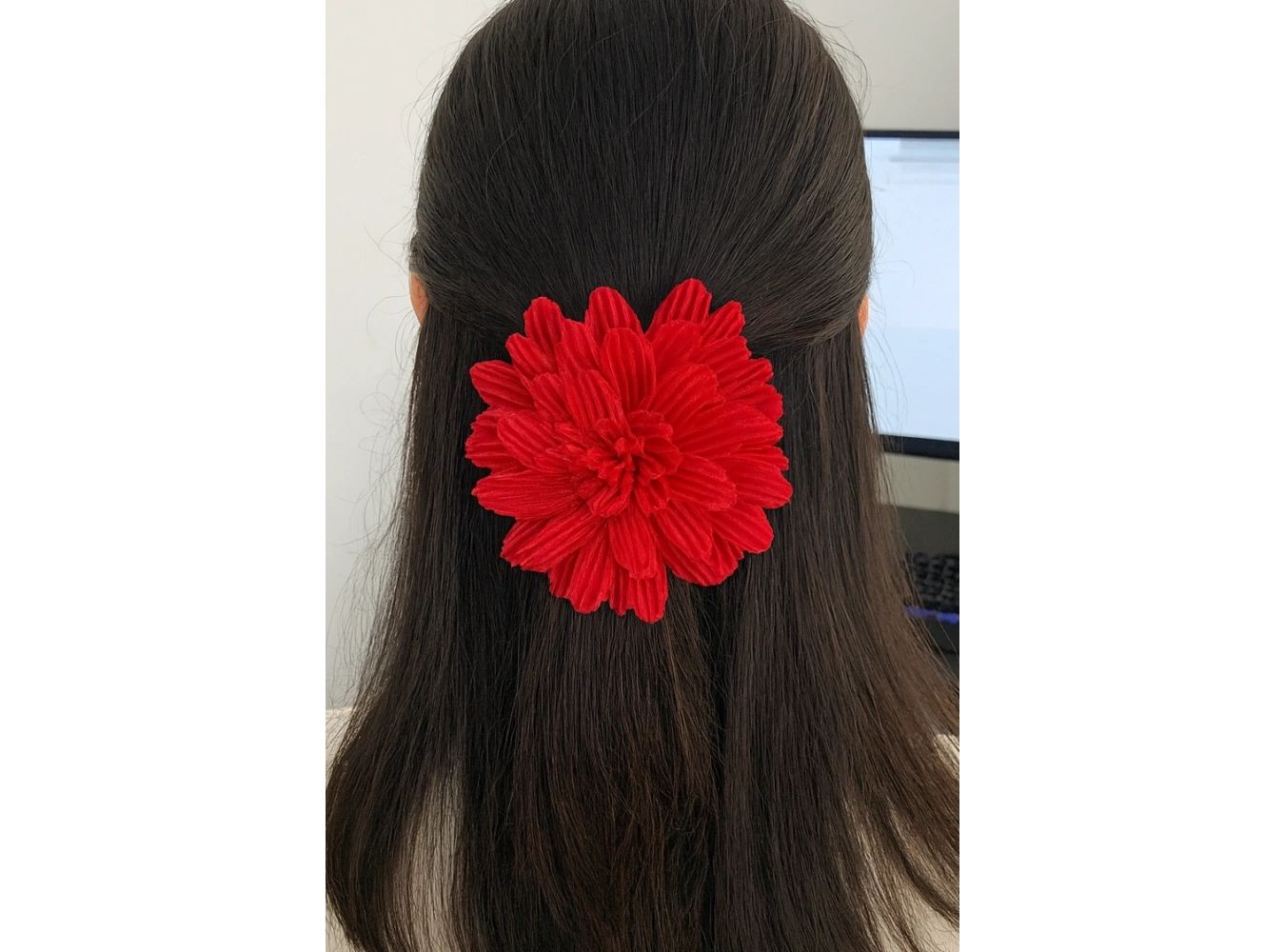 Kırmızı Renk Çiçek Figürlü Mandal Toka