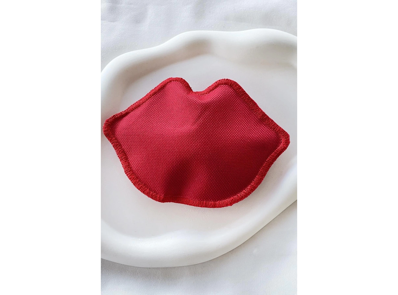 Kırmızı Renk Dudak Detaylı Kadın Cüzdan