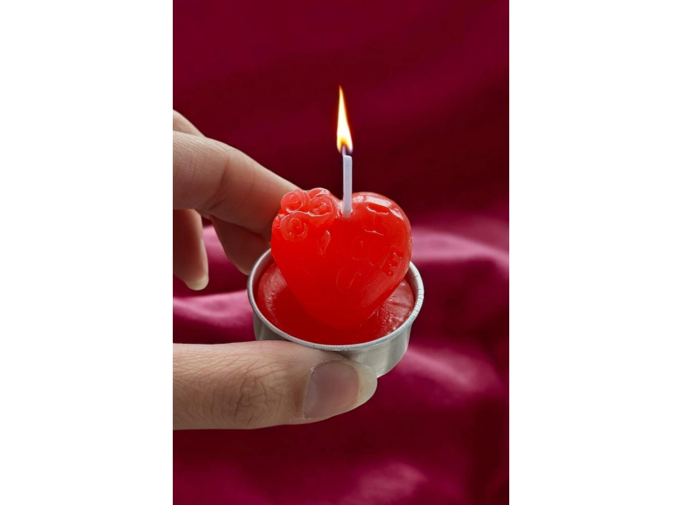 Kırmızı Renk Kalp Figürlü I Love U Yazı Detaylı  Mum