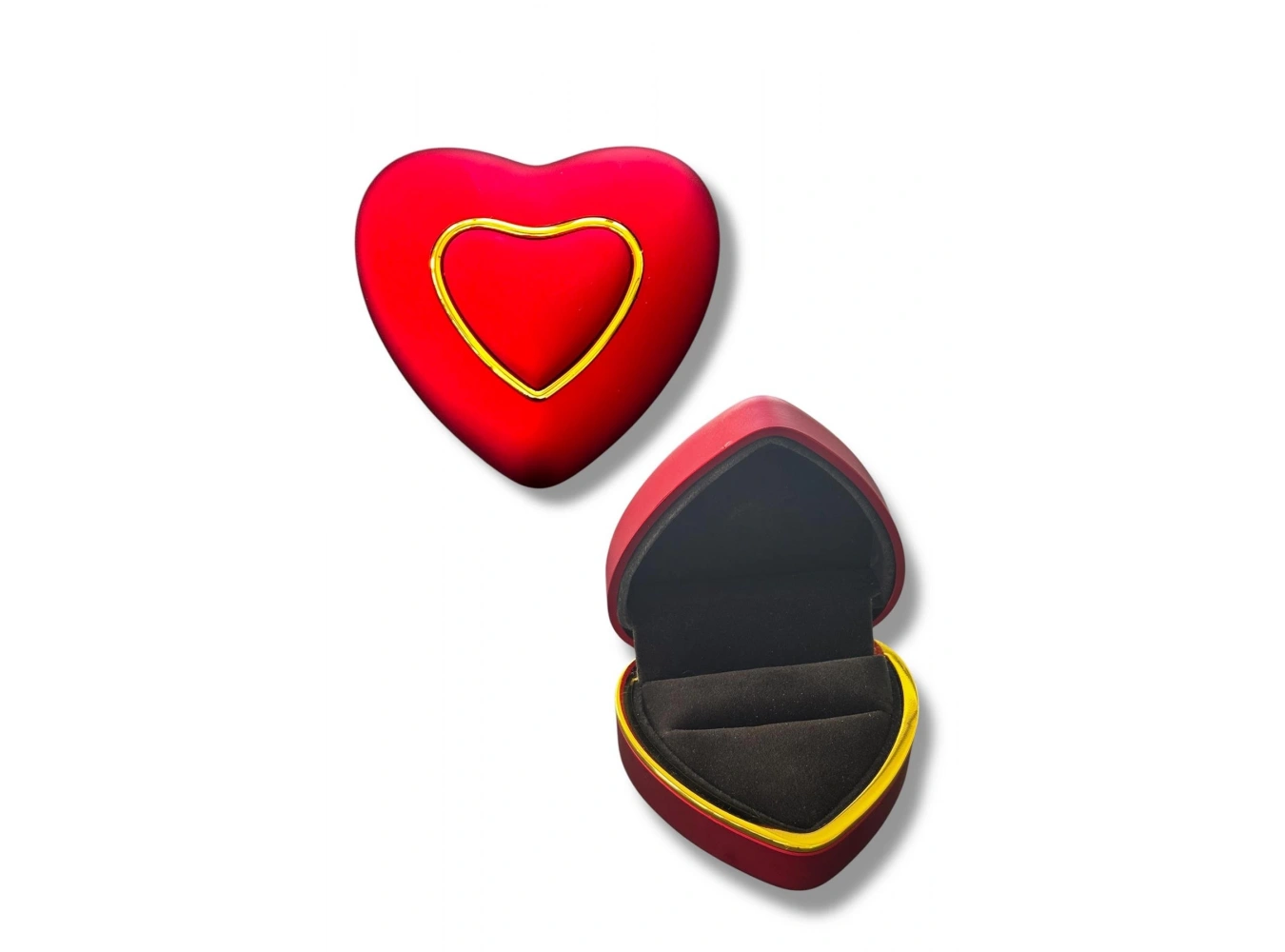 Kırmızı Renk Kalp Figürlü Yüzük Kutusu