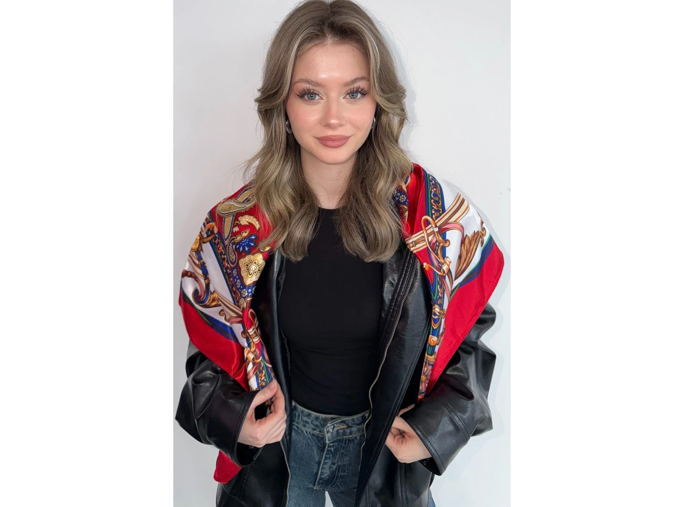 Kırmızı Renk Karışık Desenli Saten Şal/Fular