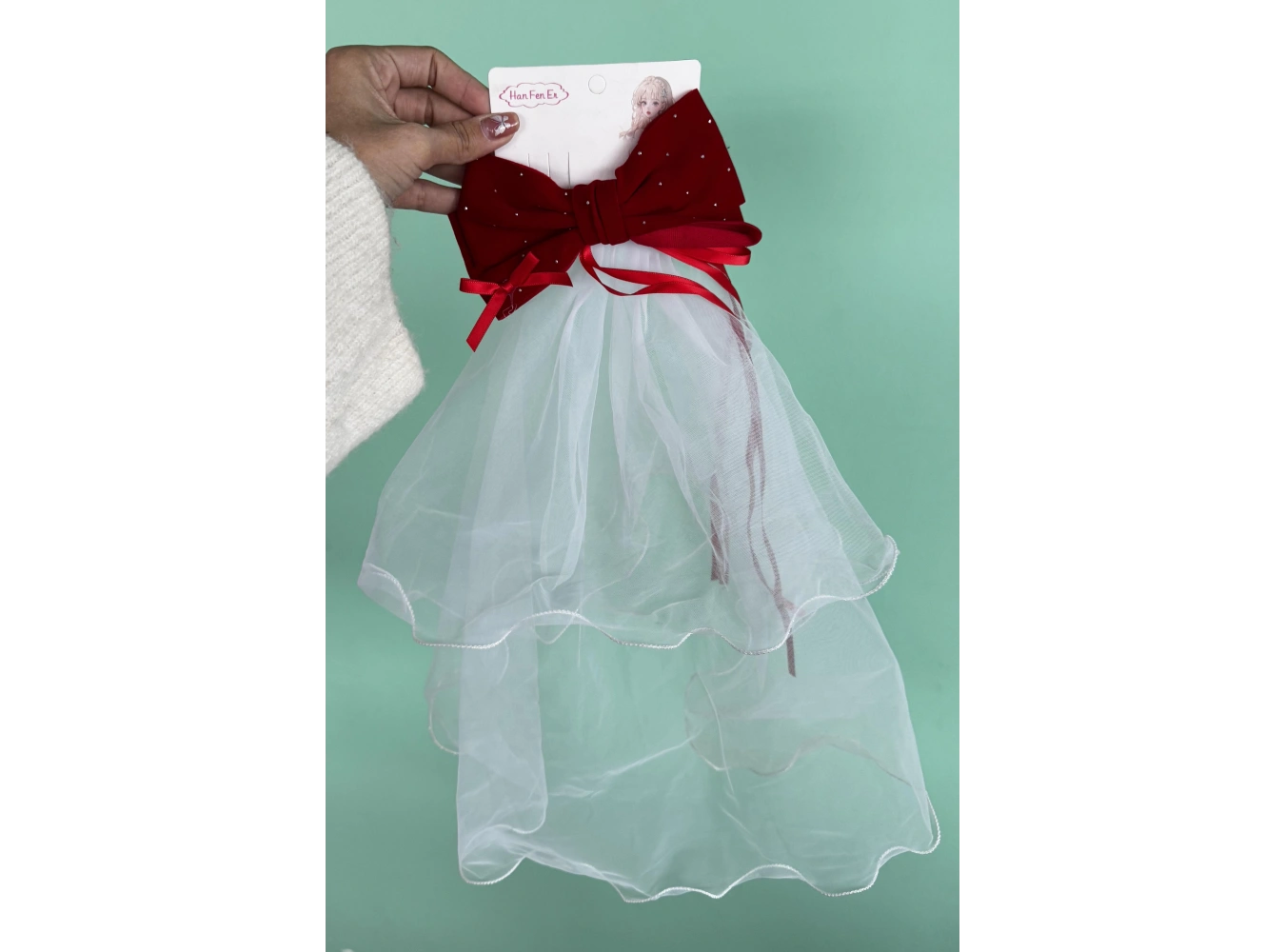 Kırmızı Renk Kurdele Figürlü Duvak Detaylı Pens Toka