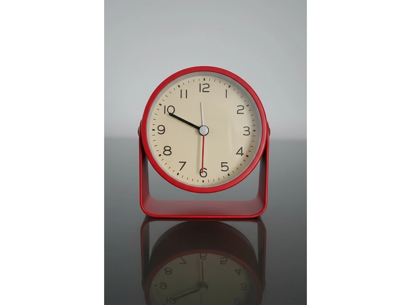 Kırmızı Renk Mini Dekoratif Alarmlı Yuvarlak Masa Saati