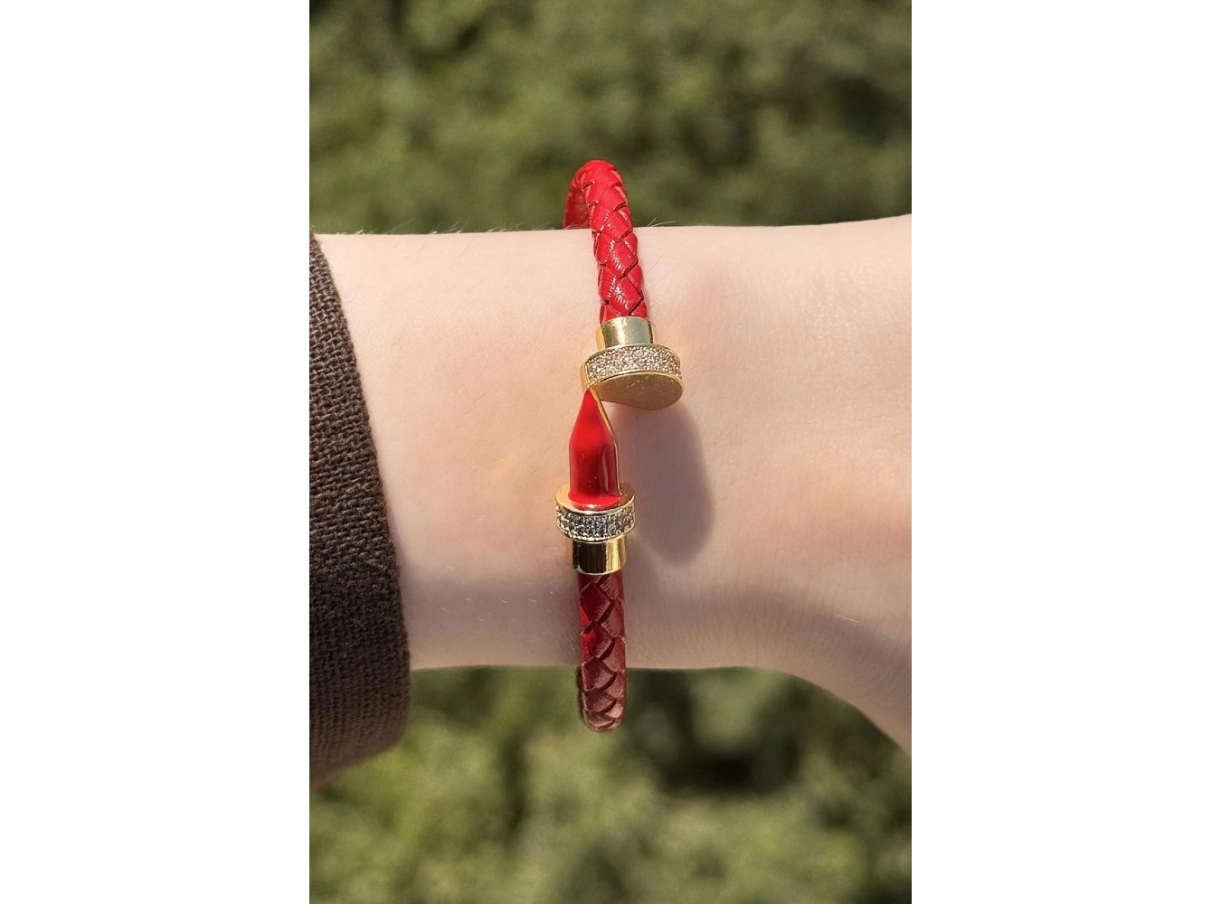 Kırmızı Renk Taş Detaylı Deri Kelepçe Bileklik