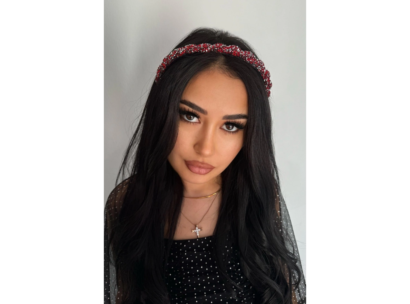 Kırmızı Renk Taş Detaylı Taç