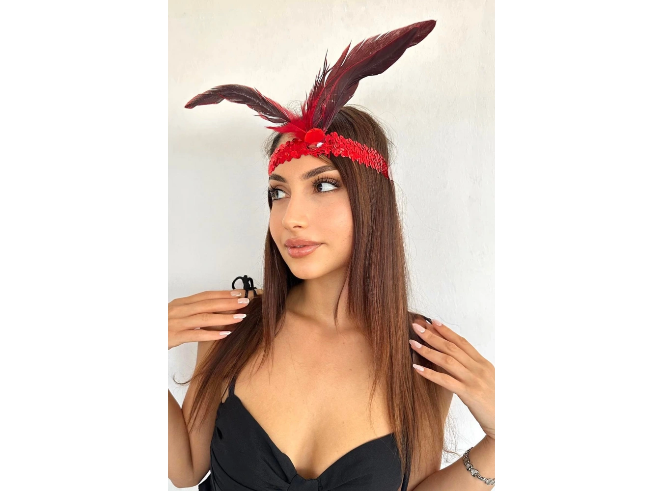Kırmızı Renk Tüy Figürlü Charleston Saç Bandı