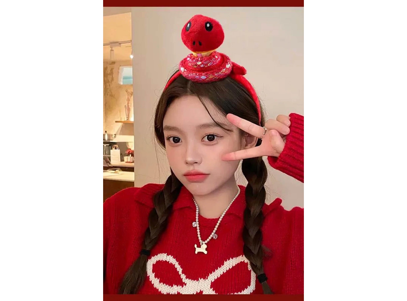 Kırmızı Renk Yılan Figürlü Taç