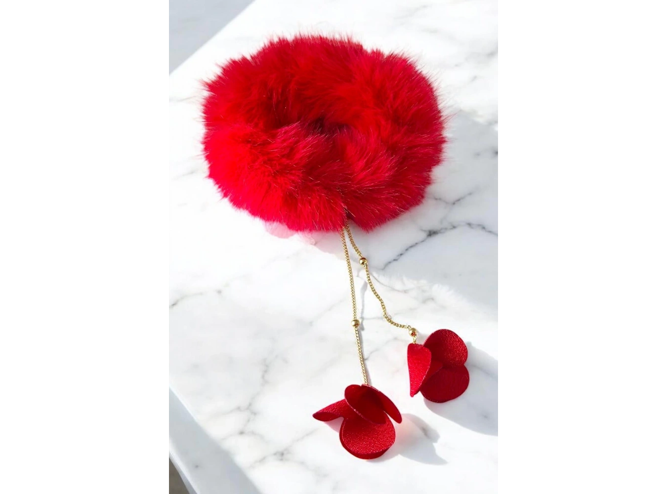 Kırmızı Renk Zincir Detaylı Peluş Simit Toka